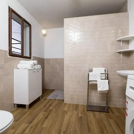 Holiday home Lorenzo In Klanice *